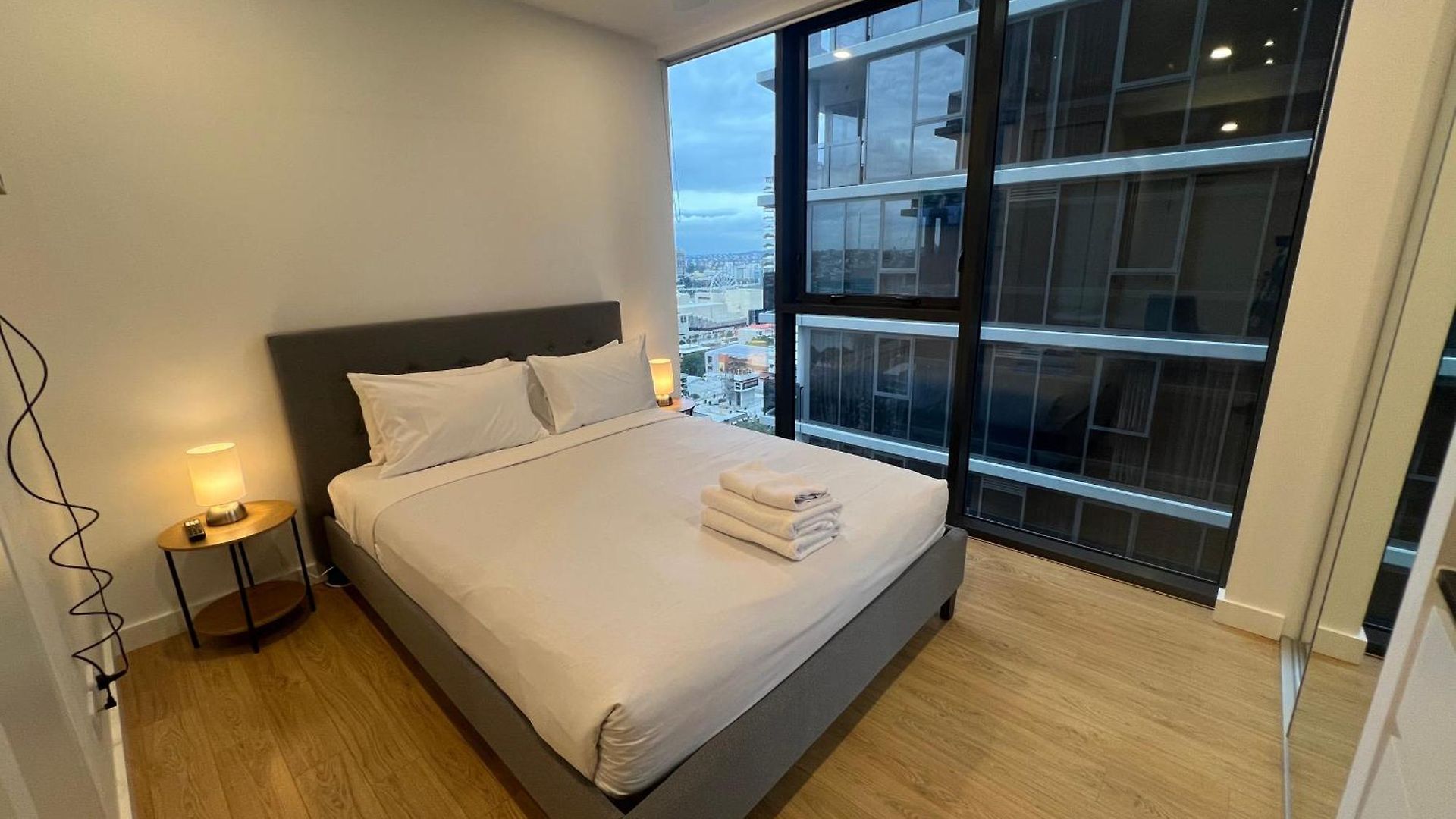 Located Cozy In South Apartment Brisbane
