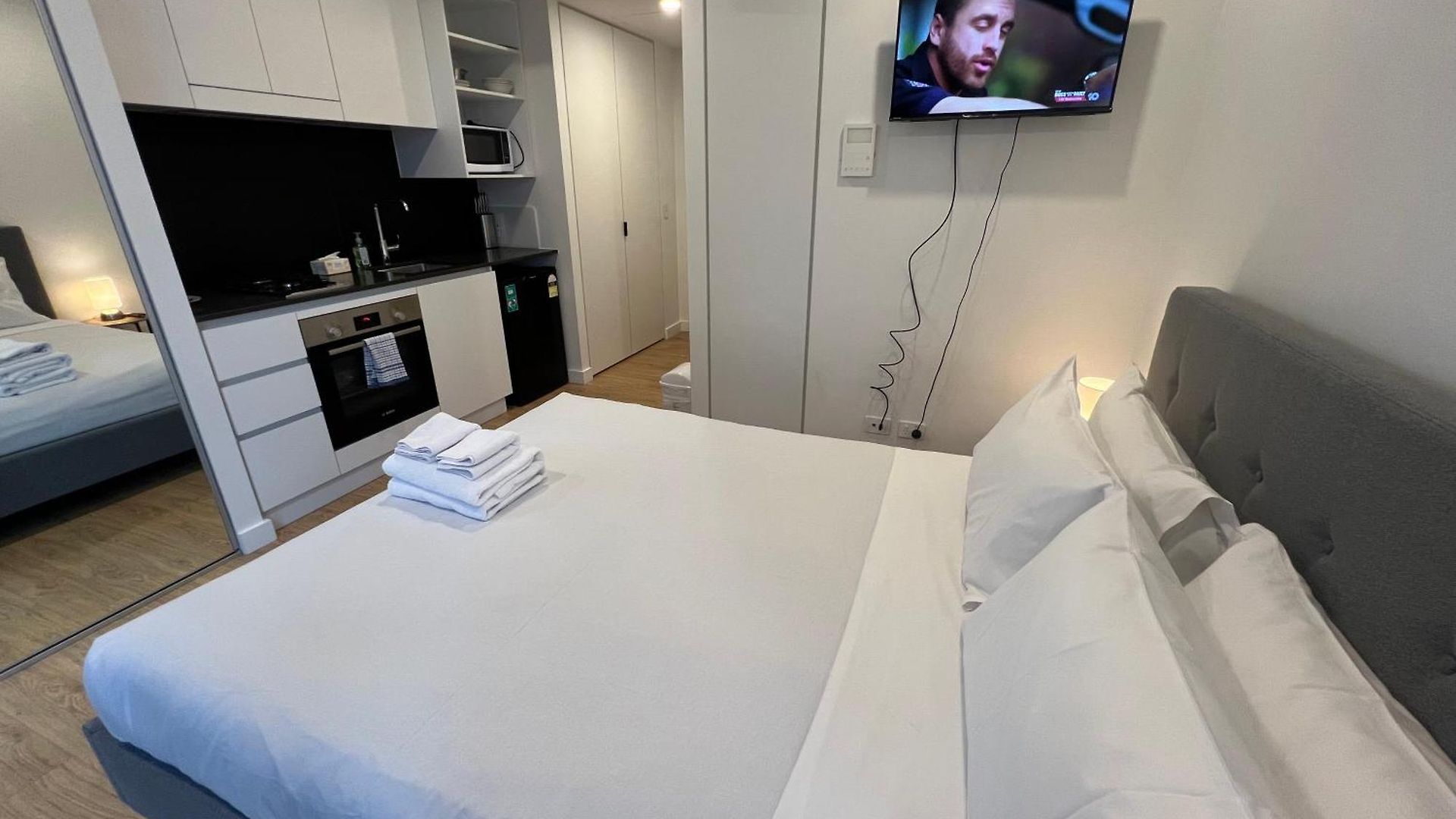 Apartment Located Cozy In South *