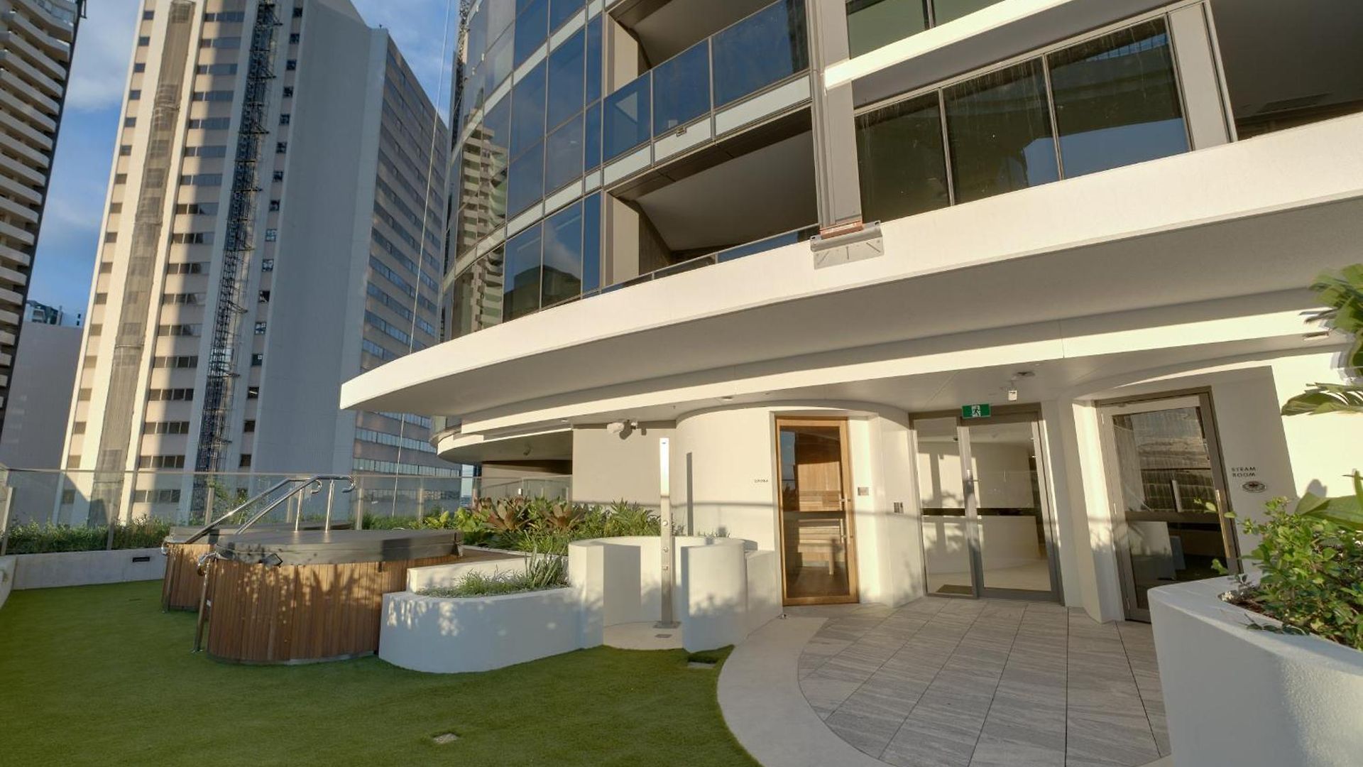Modern - 1 Bedroom In Queen's Wharf Walk To Casino Apartment *
