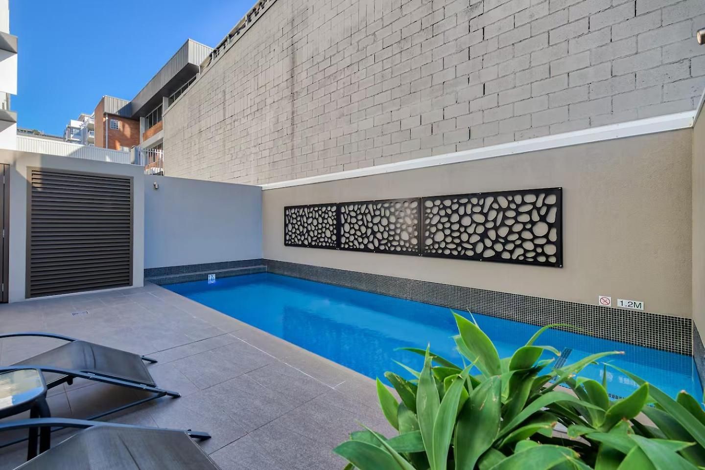 Stylish In Location! Free Parking And Wifi *