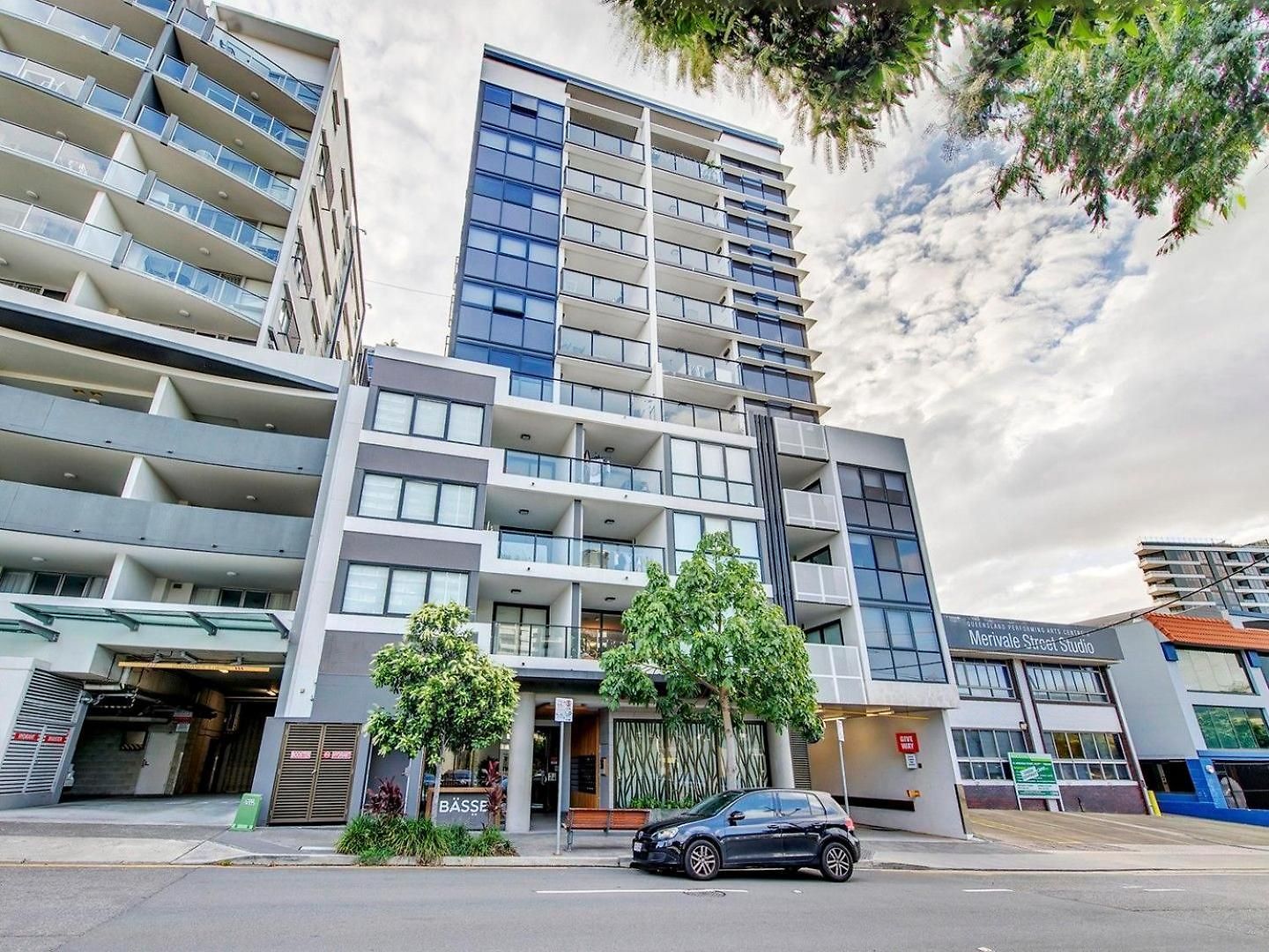 Stylish In Location! Free Parking And Wifi Apartment