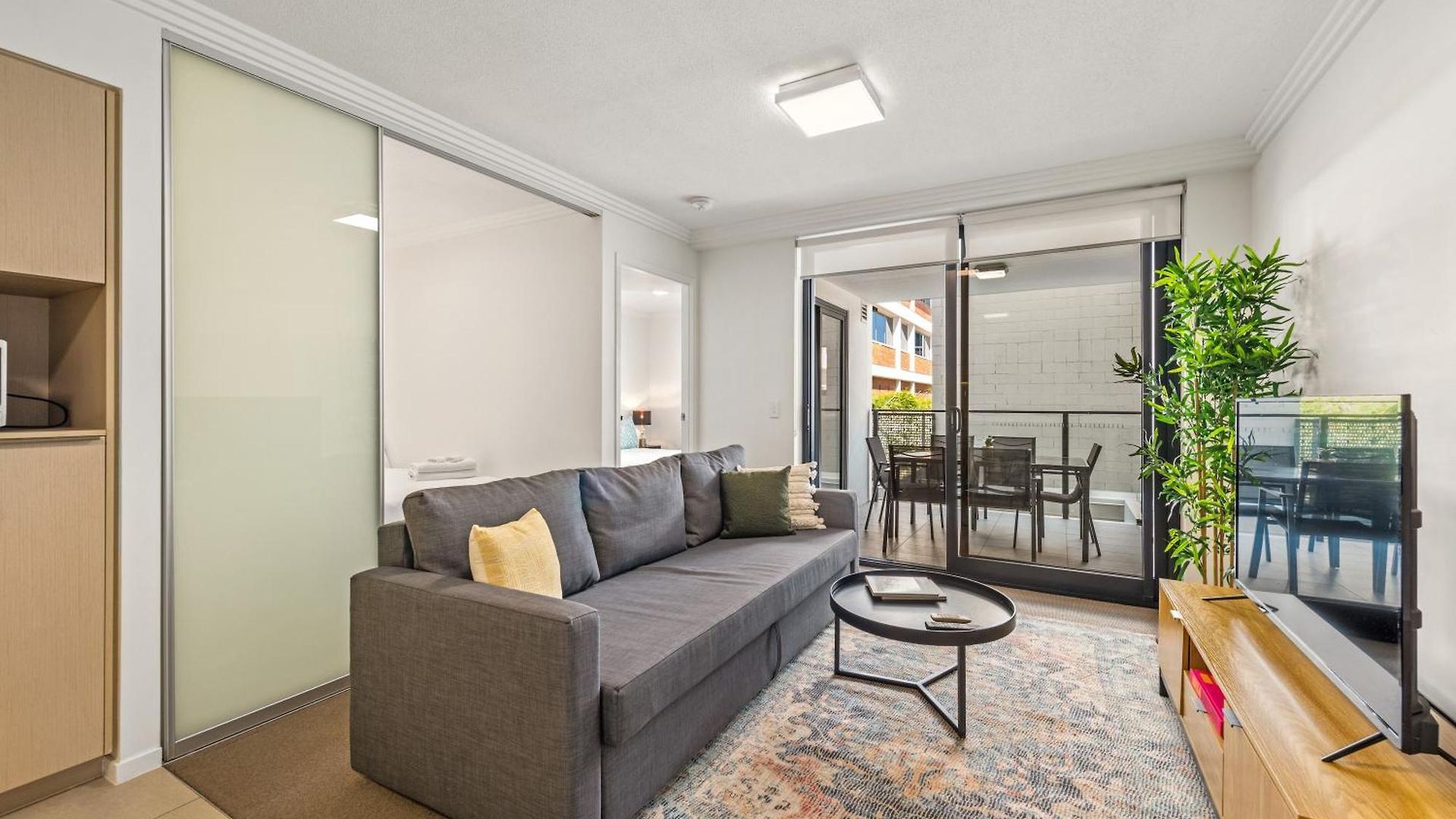 Apartment Stylish In Location! Free Parking And Wifi