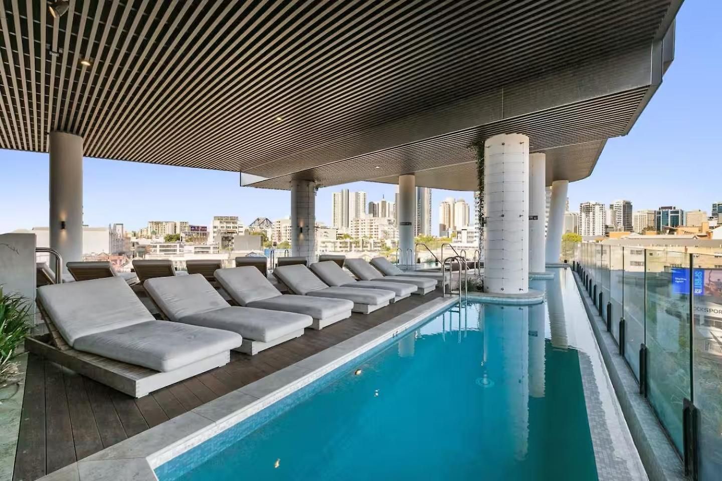 And Mountain View With Pool, Gym And Parking Brisbane