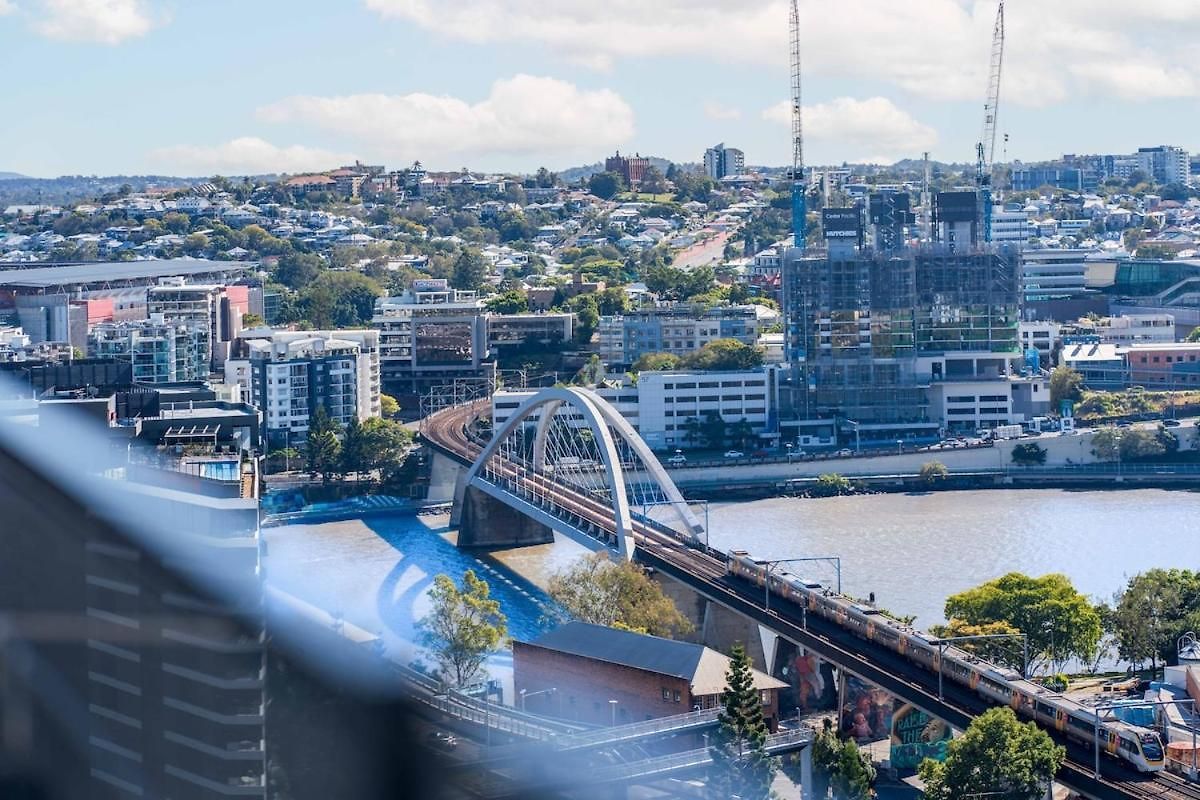 And River View 2b2b With Free Parking Apartment *