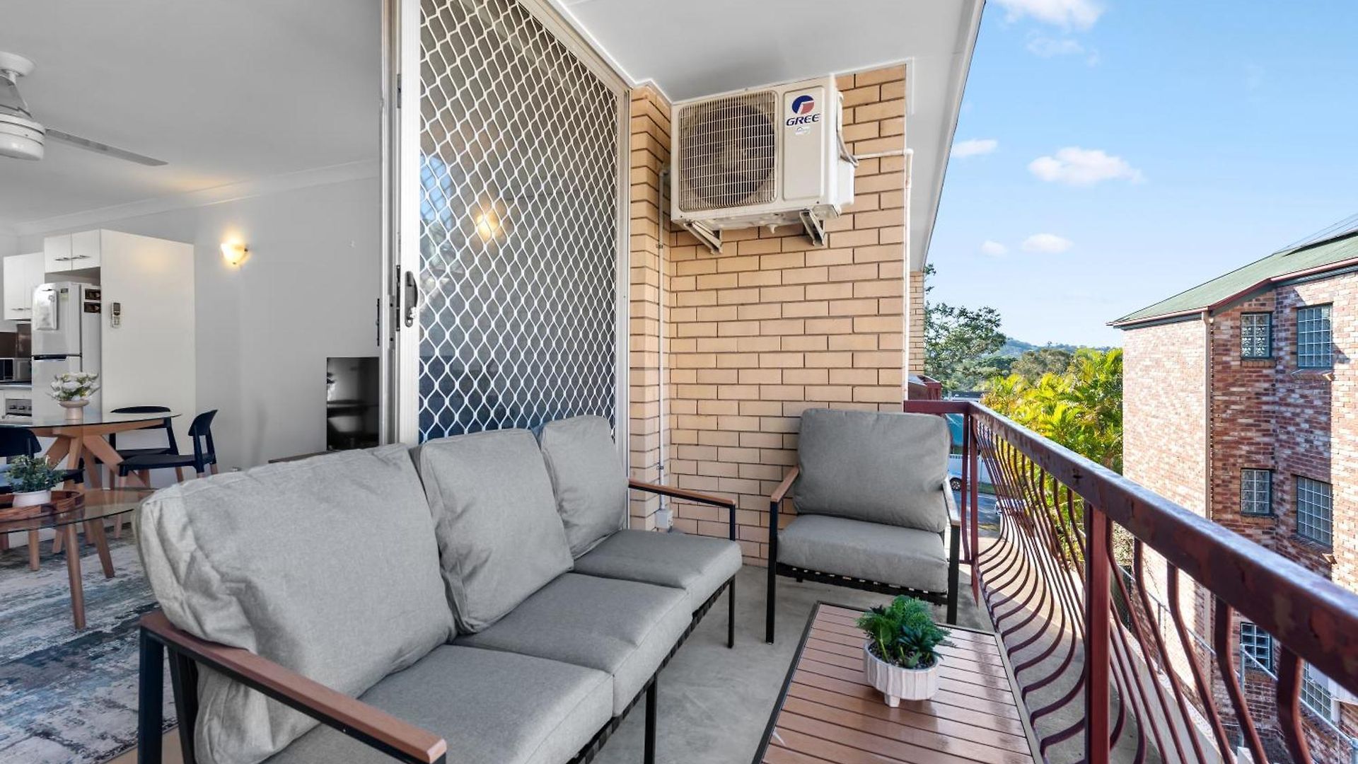 Stylish 2br Near Hospitals, Qut And Cbd With Parking! *