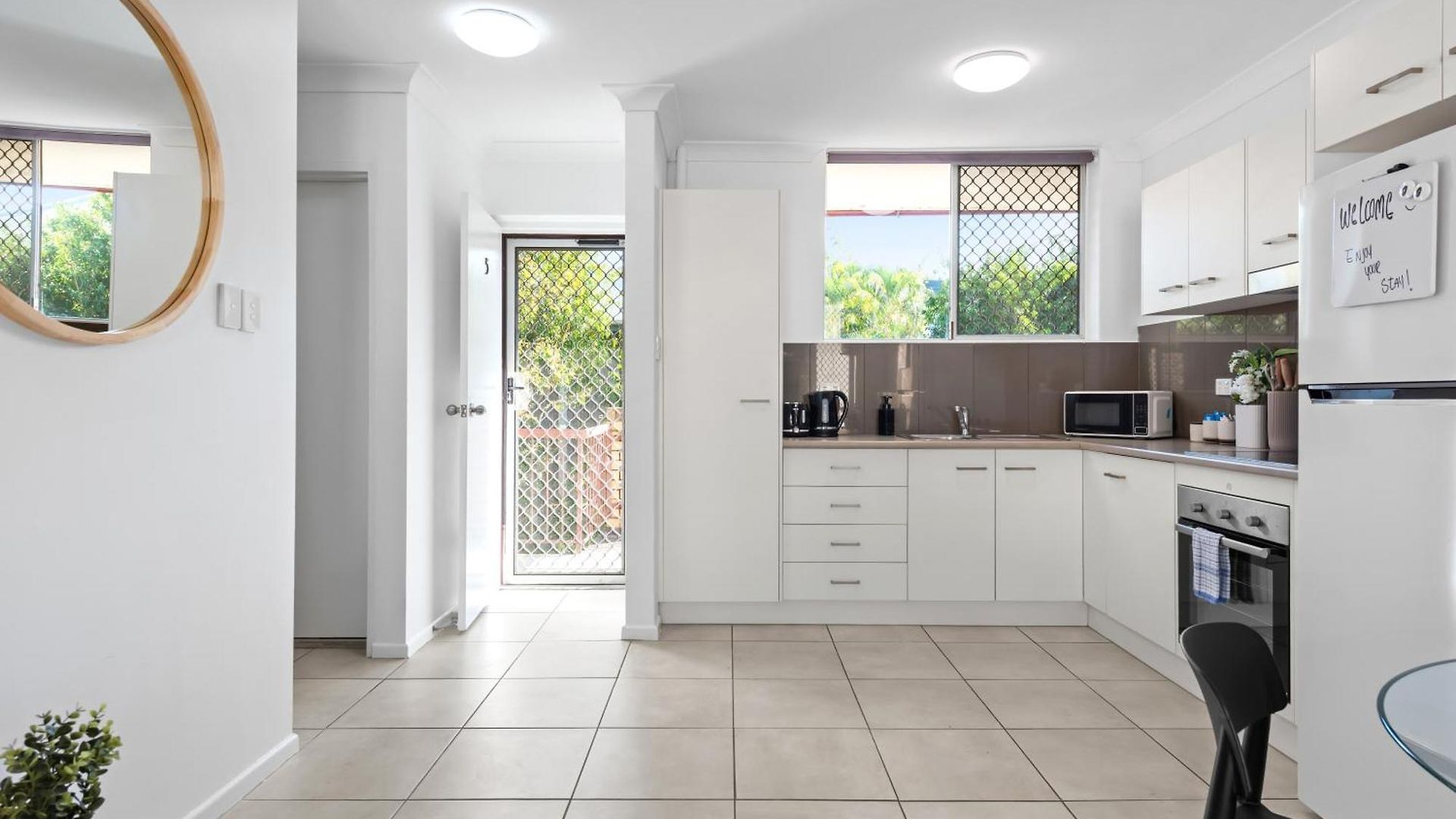 Apartment Stylish 2br Near Hospitals, Qut And Cbd With Parking! Brisbane