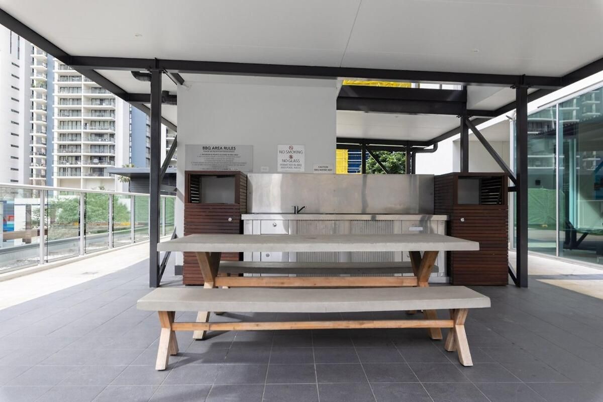 Luxury Cbd Apartment Brisbane