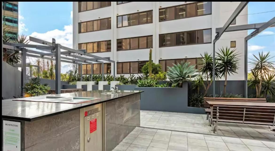 Lovely 2 Bedroom With River View With A Pool And A Gym In The Heart Of The Cbd