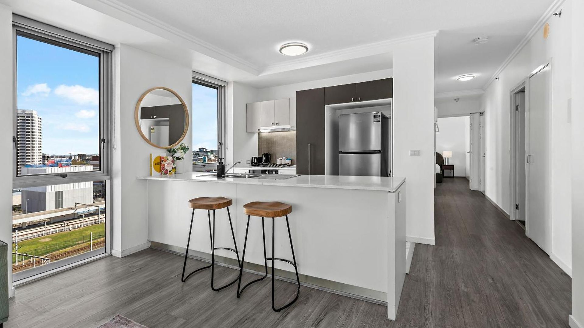Apartment Stylish 3br - Huge Park On Doorstep - 5 Min To Cbd *
