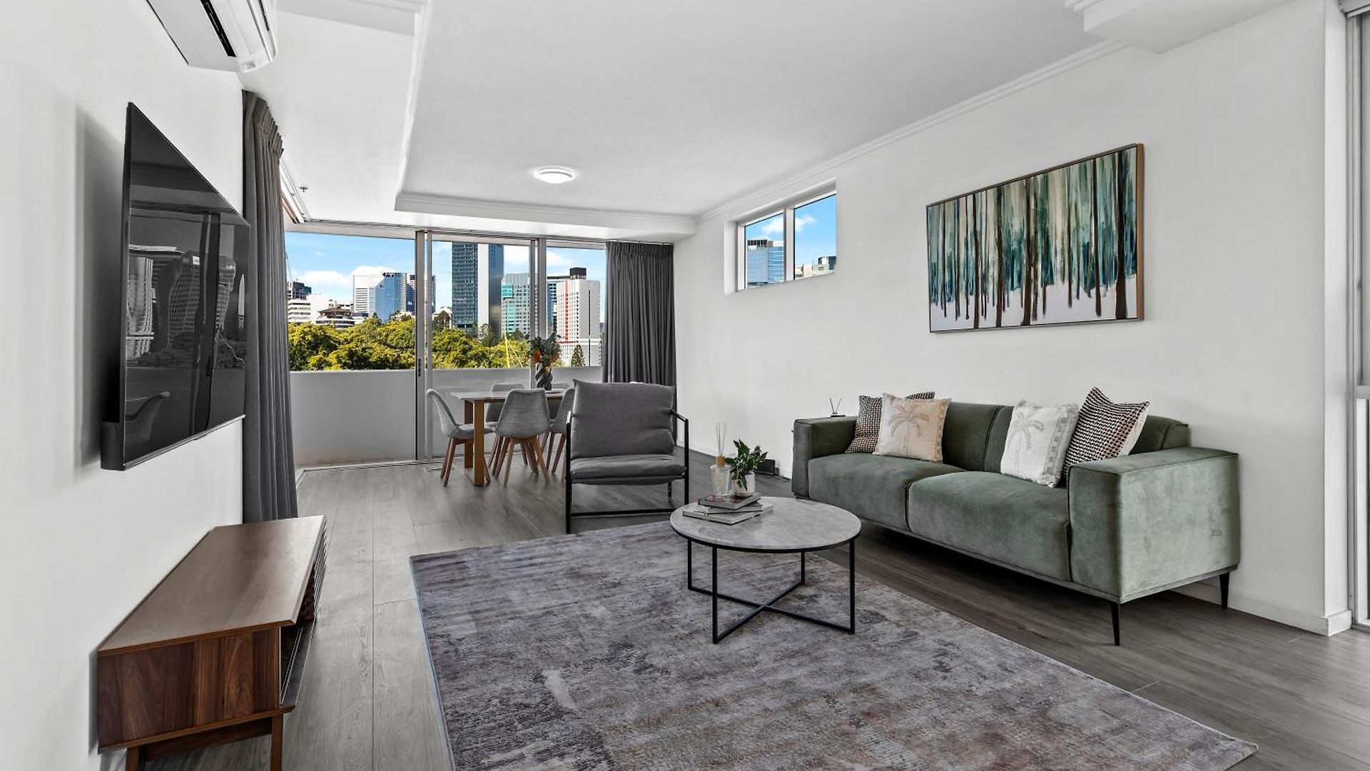 Stylish 3br - Huge Park On Doorstep - 5 Min To Cbd *