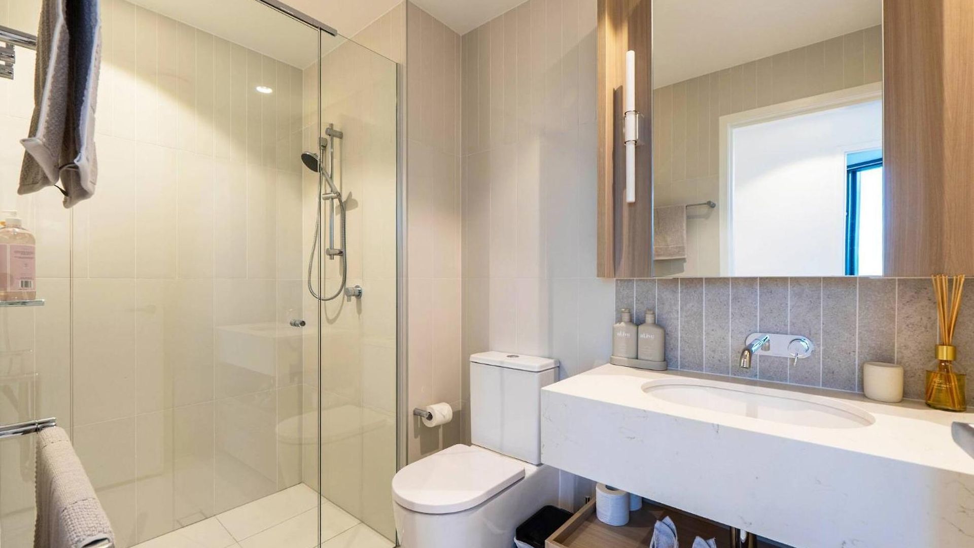3br In Queen's Wharf - Level 29 With And Panoramic Views *