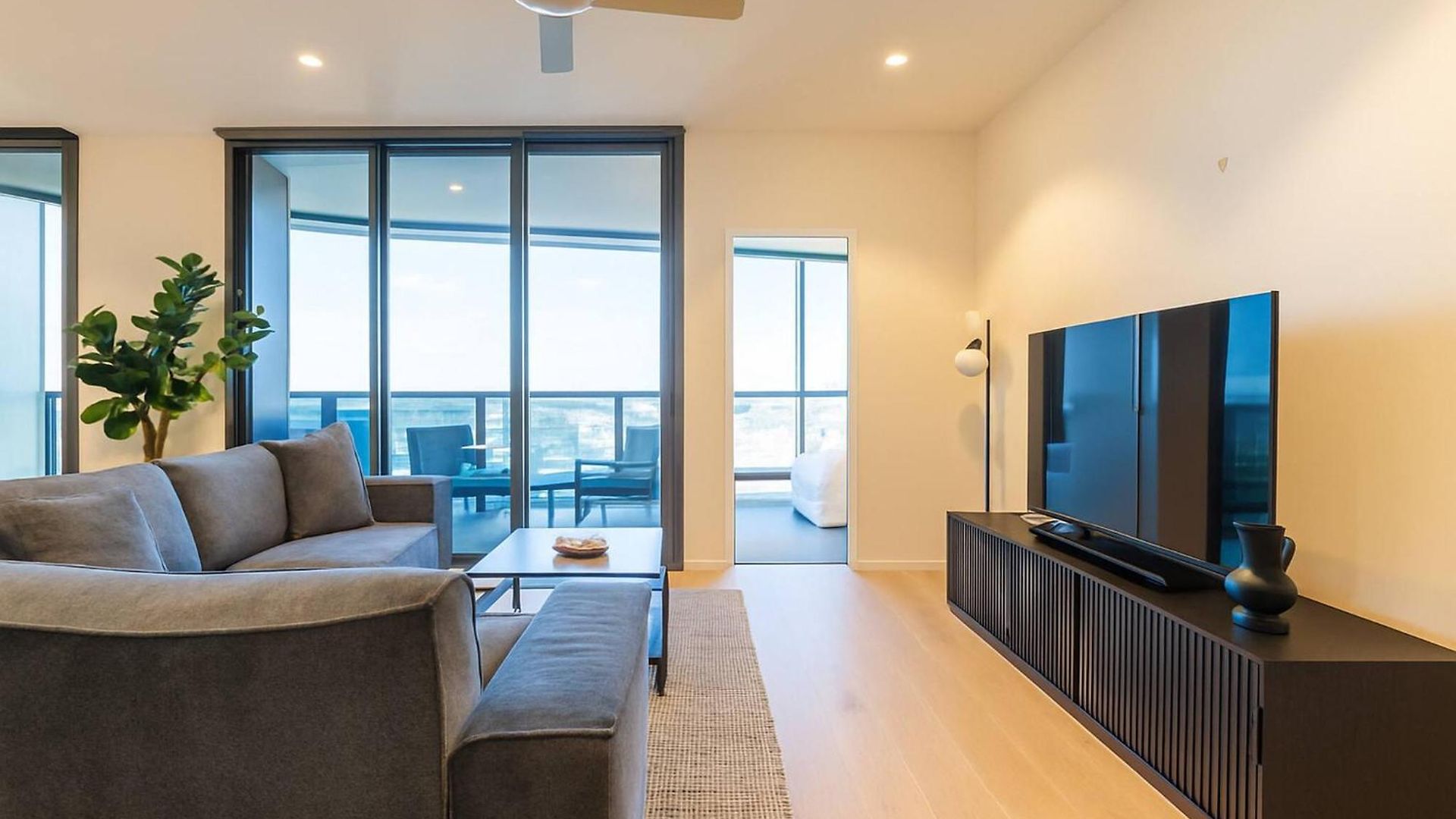 3br In Queen's Wharf - Level 29 With And Panoramic Views *