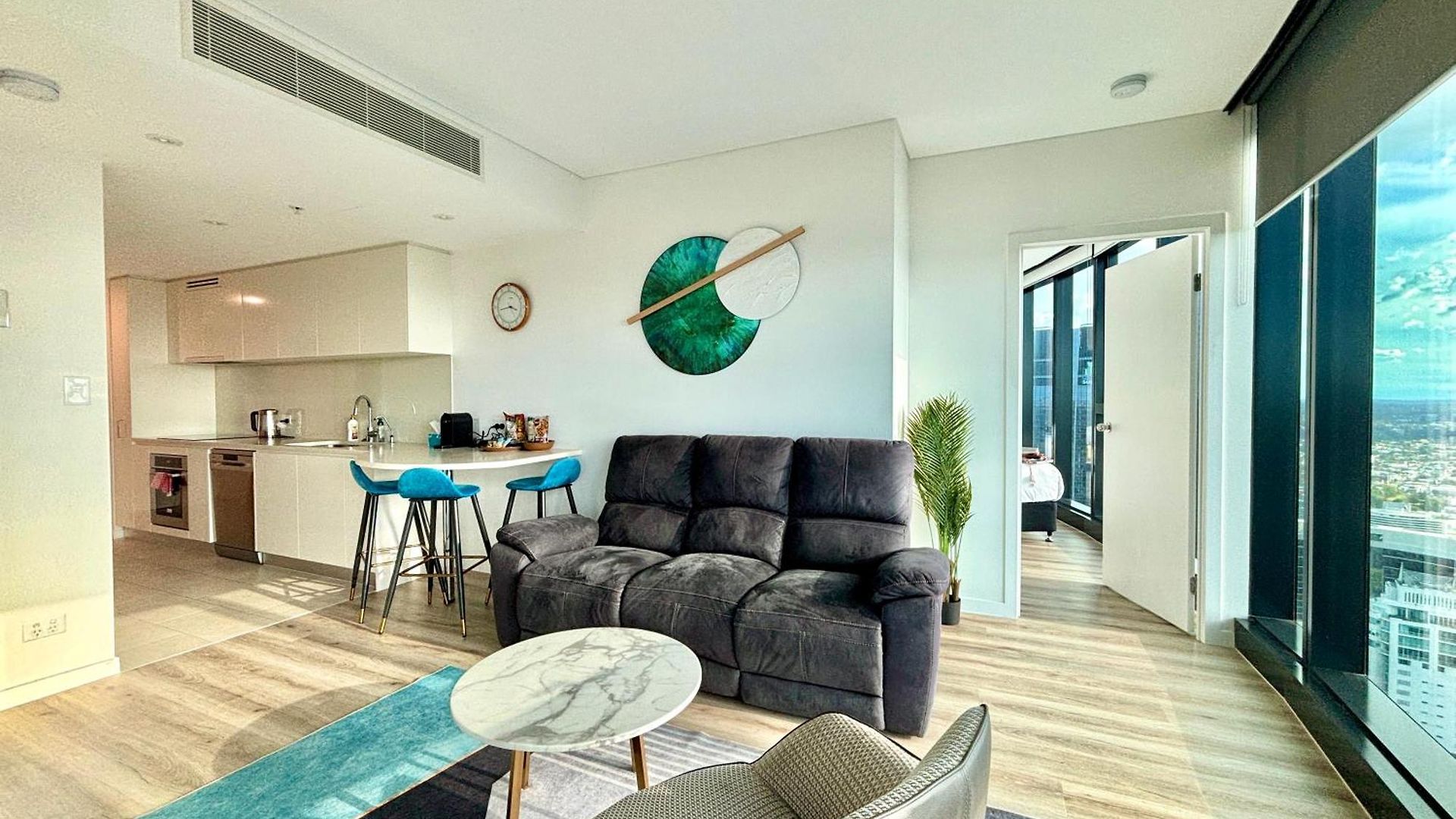 Brisbane's Highest Rated 3 Bedroom Luxury -above 60th Floor- Incredible Views In Skytower, Brisbane's Tallest Building -complimentary Wifi, Drinks, Snacks & Streaming Access * Brisbane