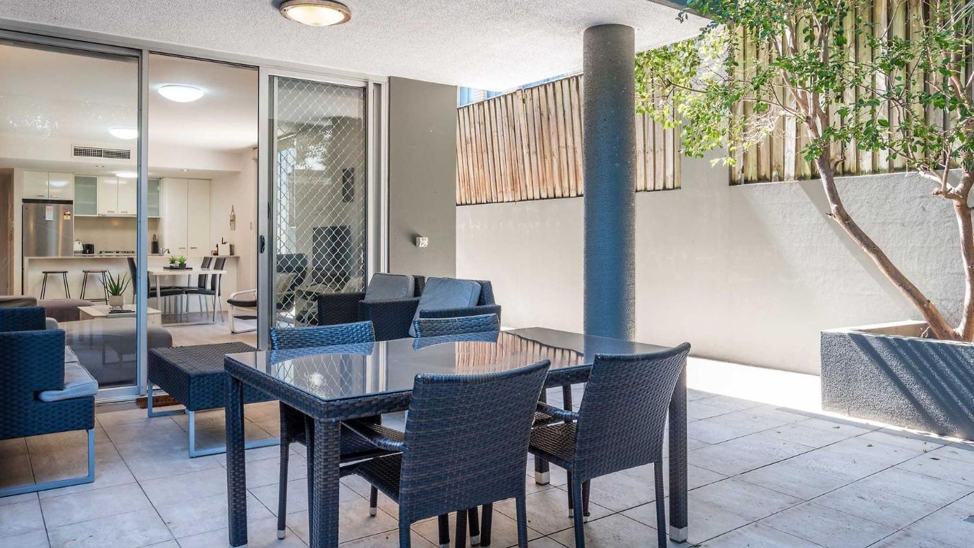 Edge Albion Pool, Patio & Access *