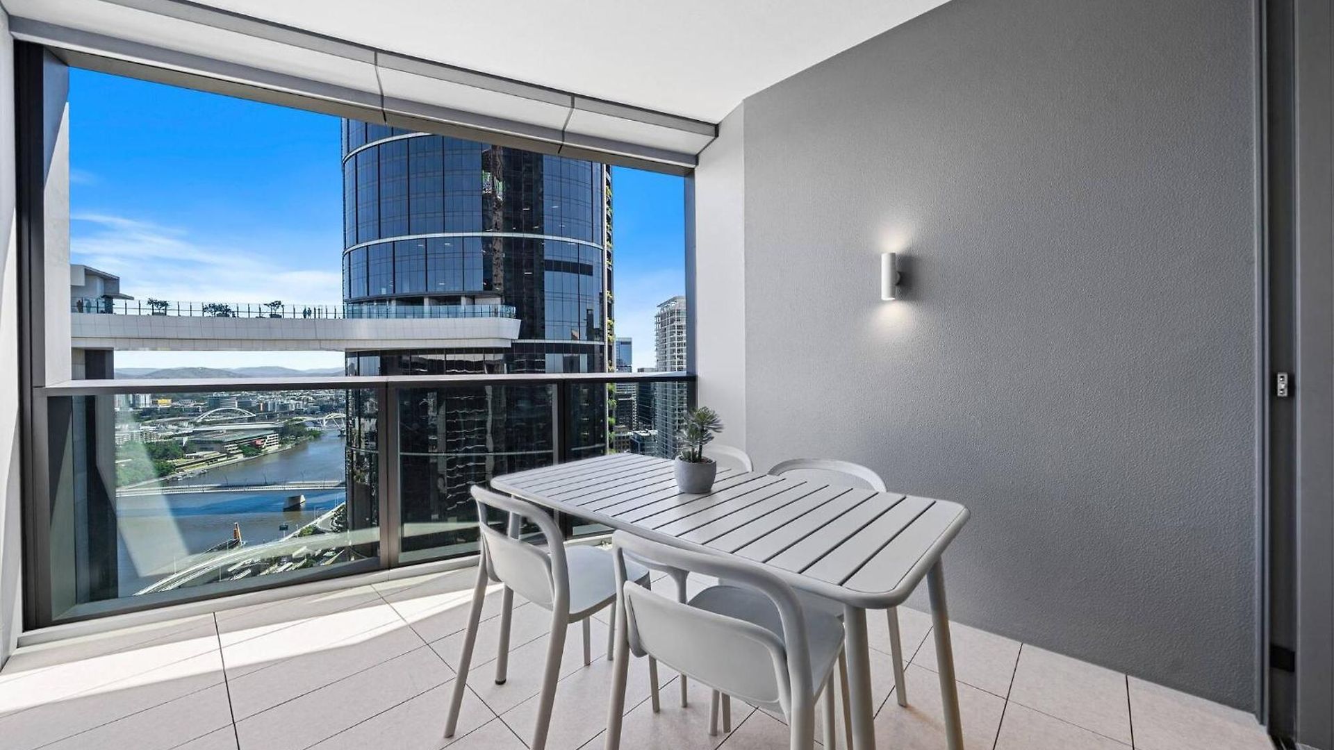 2br Lv 23 Queens Wharf With Carpark - Privately Managed Apartment