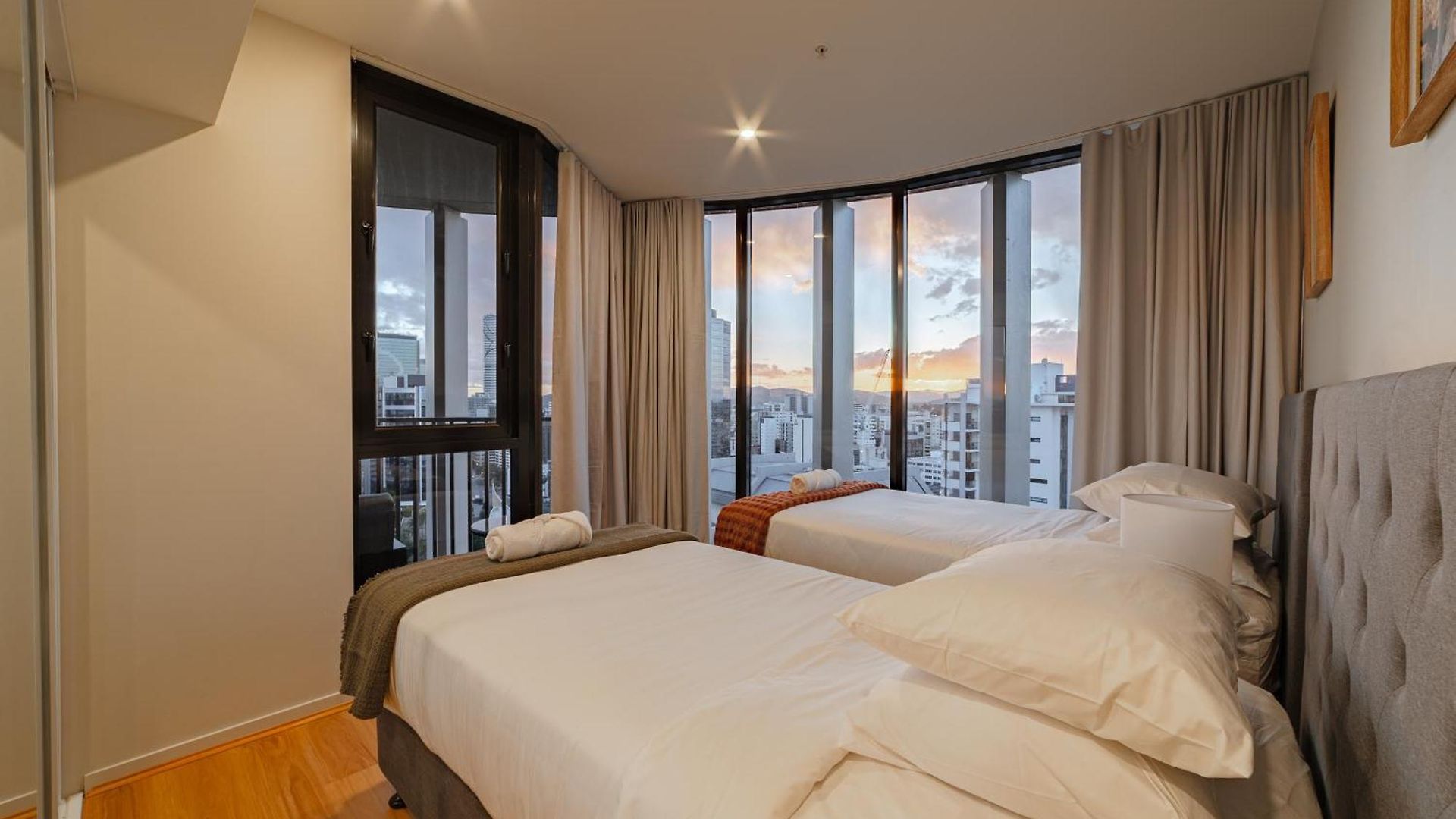 Lux 24th Floor 2br 2bath, Infinity Pool, Gym, Wifi Brisbane