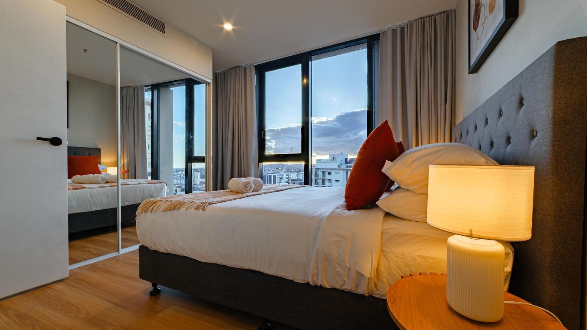 Lux 24th Floor 2br 2bath, Infinity Pool, Gym, Wifi Apartment *