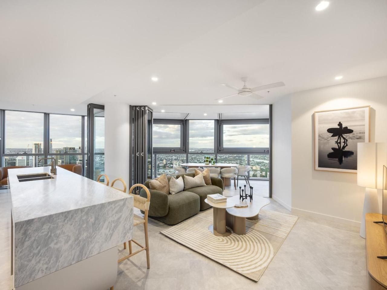 Level 56 Cbds Luxurious 5 Star Exp Brisbane
