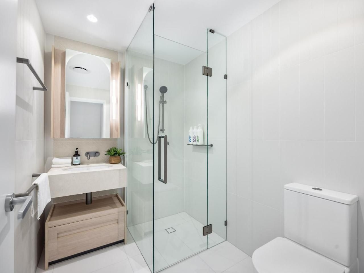 Level 56 Cbds Luxurious 5 Star Exp Apartment