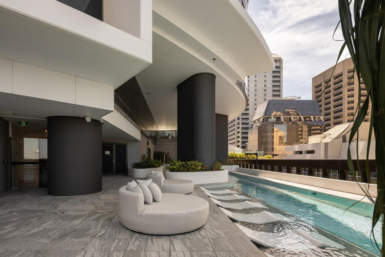 Level 56 Cbds Luxurious 5 Star Exp Brisbane