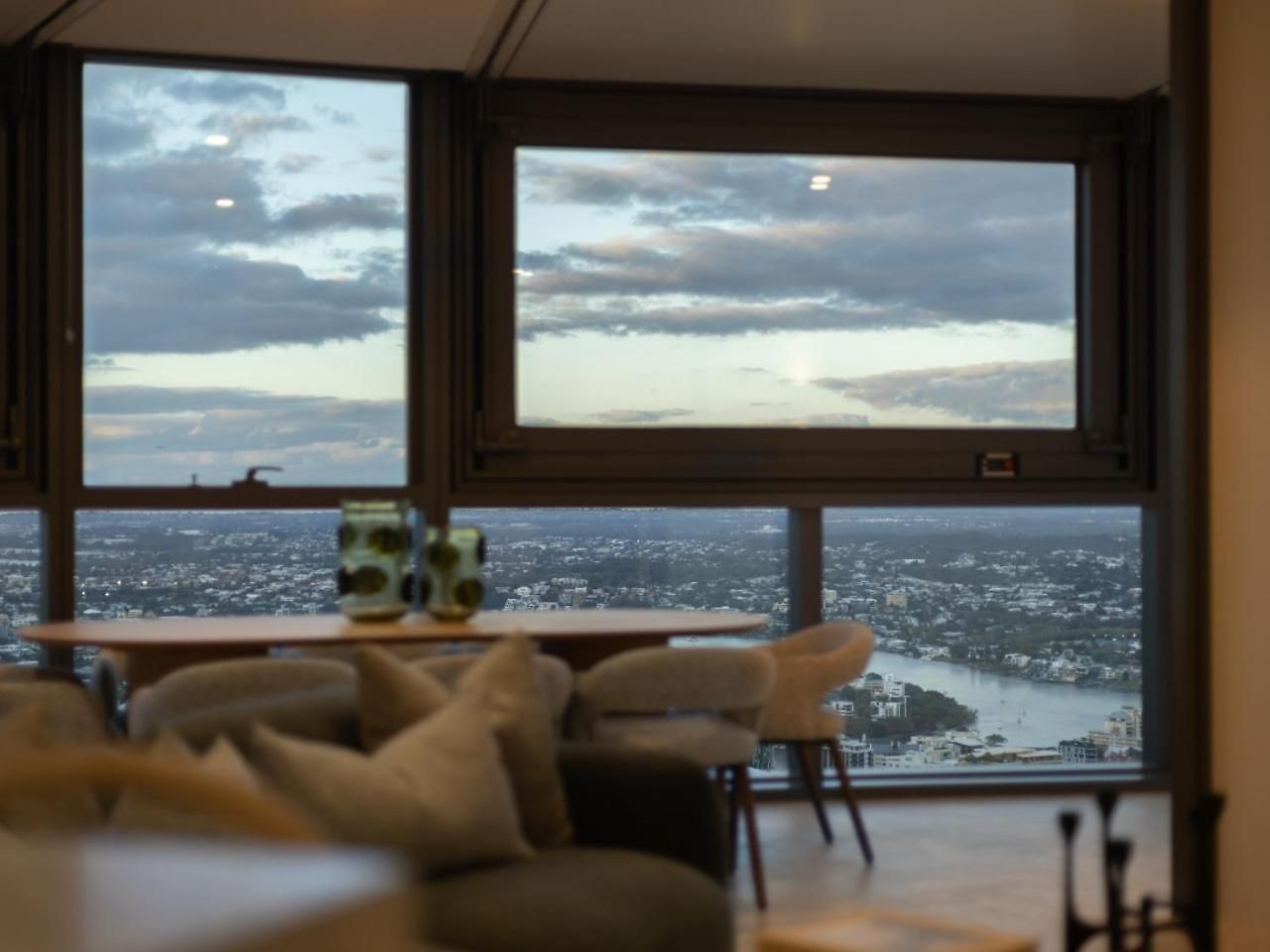 Level 56 Cbds Luxurious 5 Star Exp Apartment