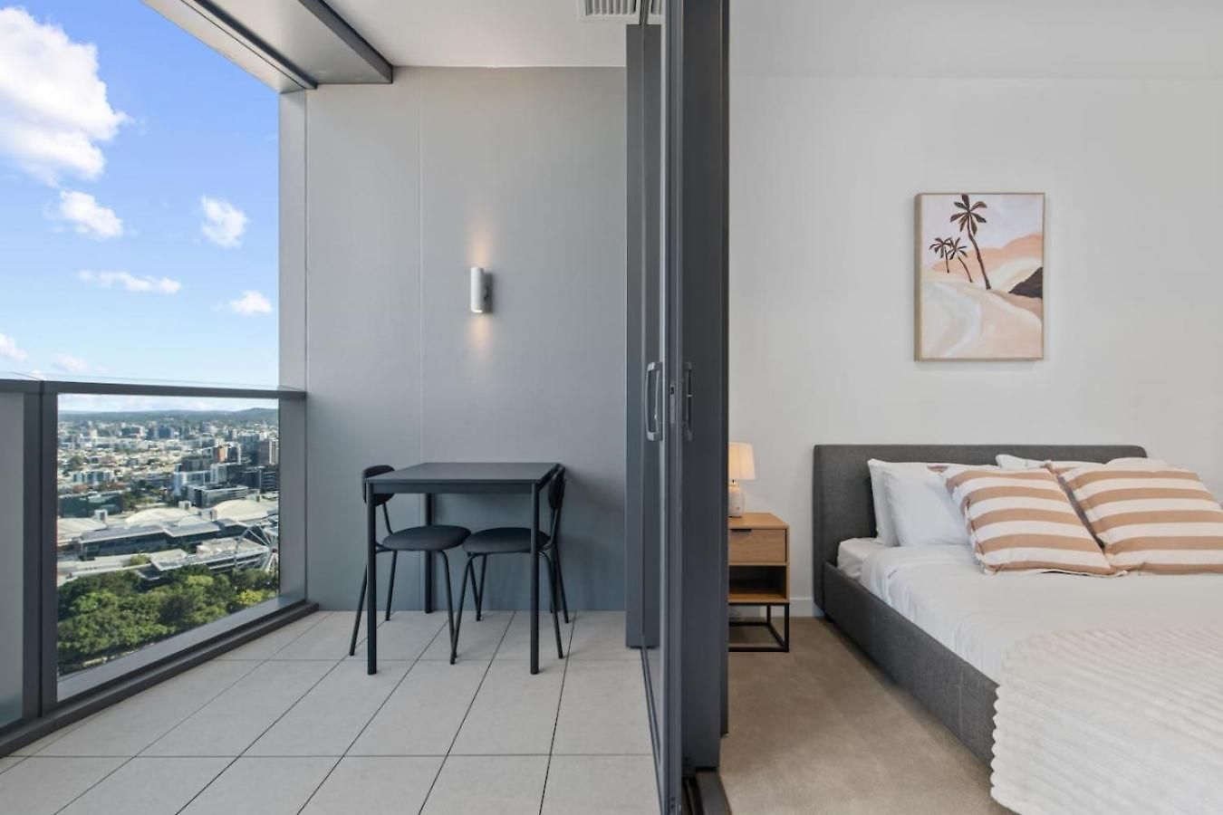 Stylish 1 Bedroom Near Casino Street And South Bank Apartment *
