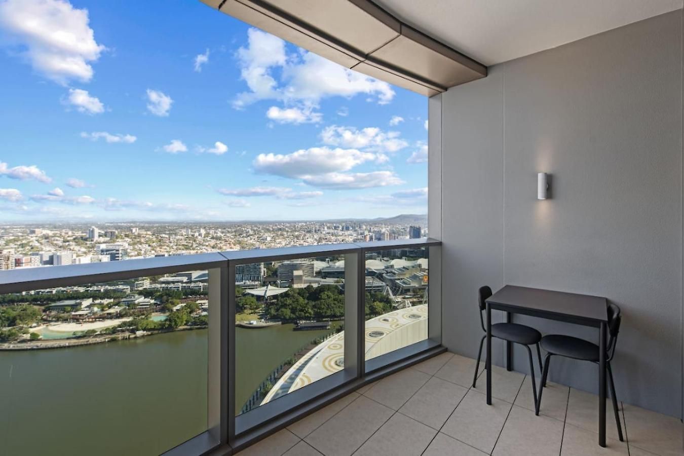 Stylish 1 Bedroom Near Casino Street And South Bank Apartment