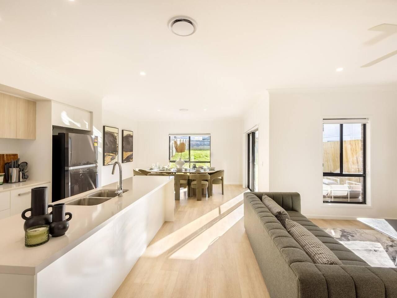 Grand Luxe Oasis Prime Location Balcony And Patio Holiday home *
