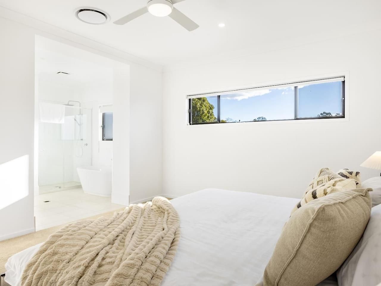 Grand Luxe Oasis Prime Location Balcony And Patio *