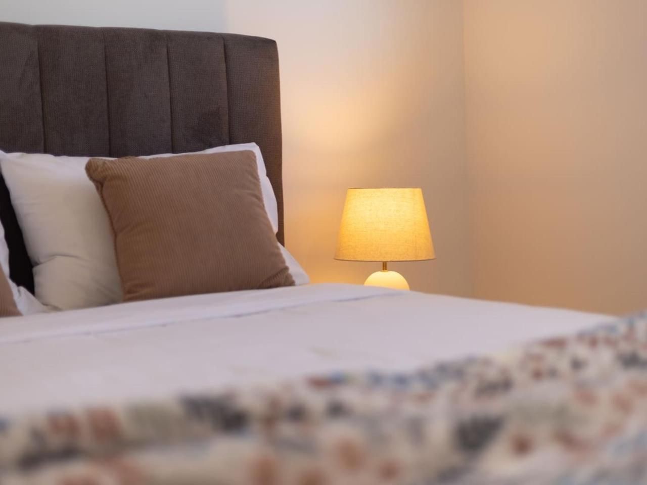 Grand Luxe Oasis Prime Location Balcony And Patio Brisbane
