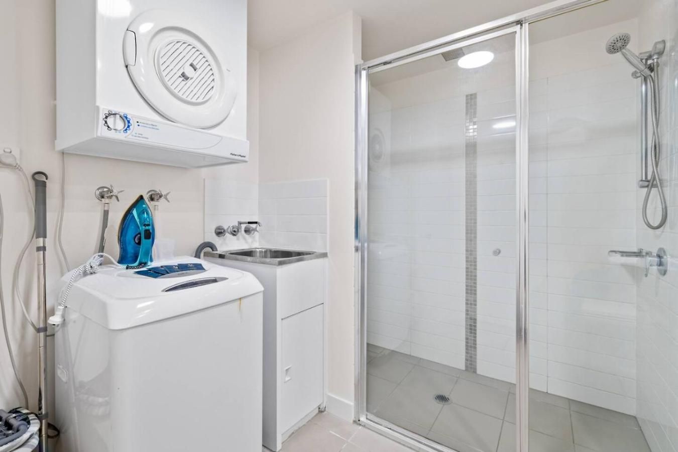 Affordable Cbd 2beds And Ducted Ac Walk To Everything Apartment Brisbane