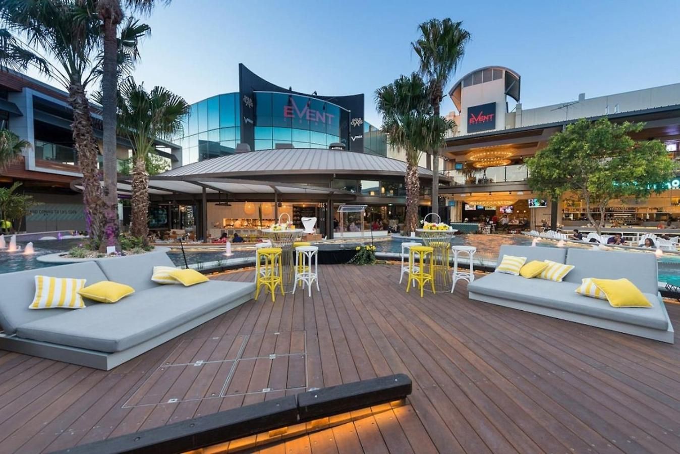 Grand Luxe Oasis Prime Location Balcony And Patio Holiday home
