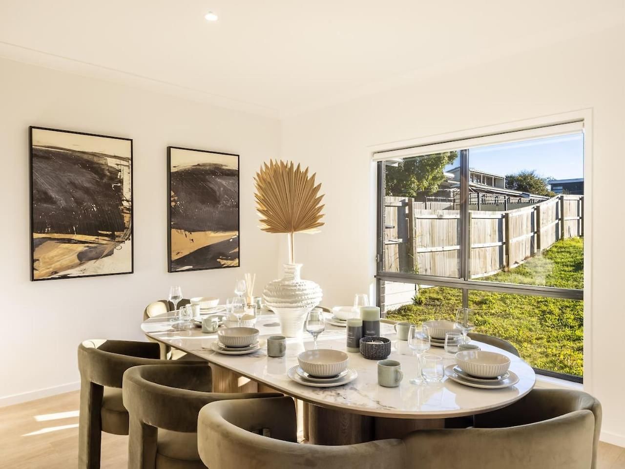 Grand Luxe Oasis Prime Location Balcony And Patio Holiday home