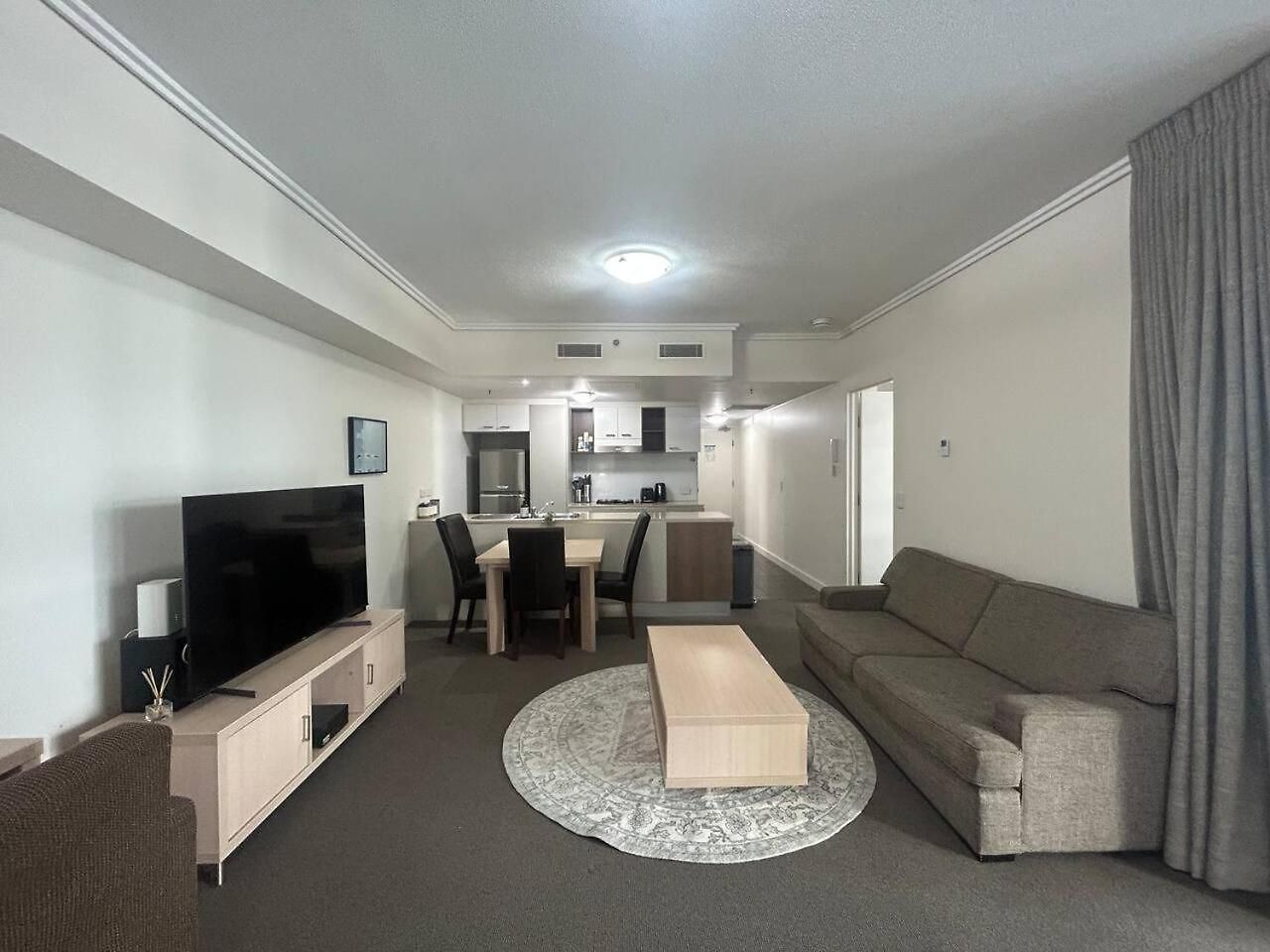 Affordable Cbd 2beds And Ducted Ac Walk To Everything Apartment *