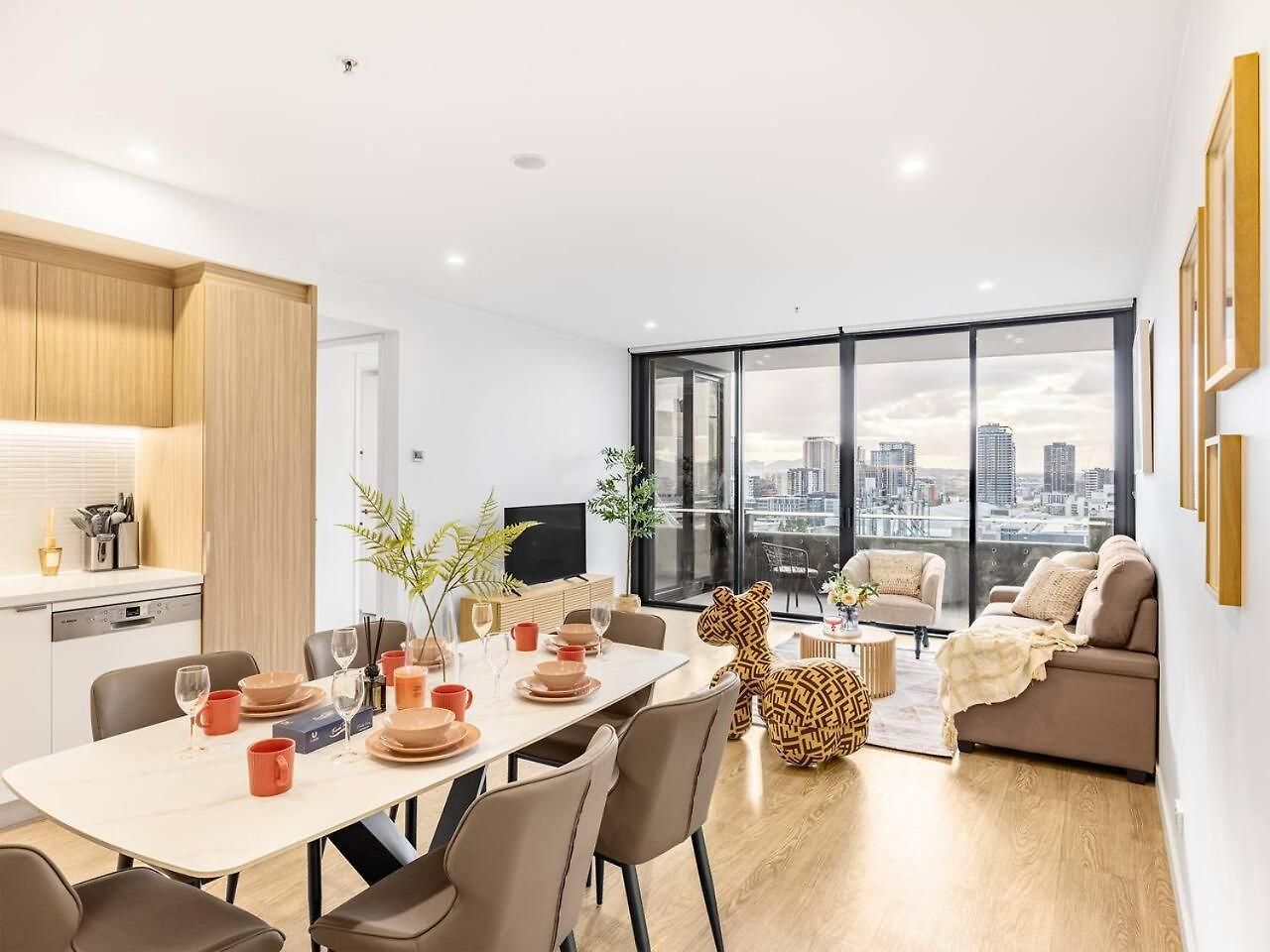 Apartment Stylish 2br Unit With Pool And Gym In South Brisbane