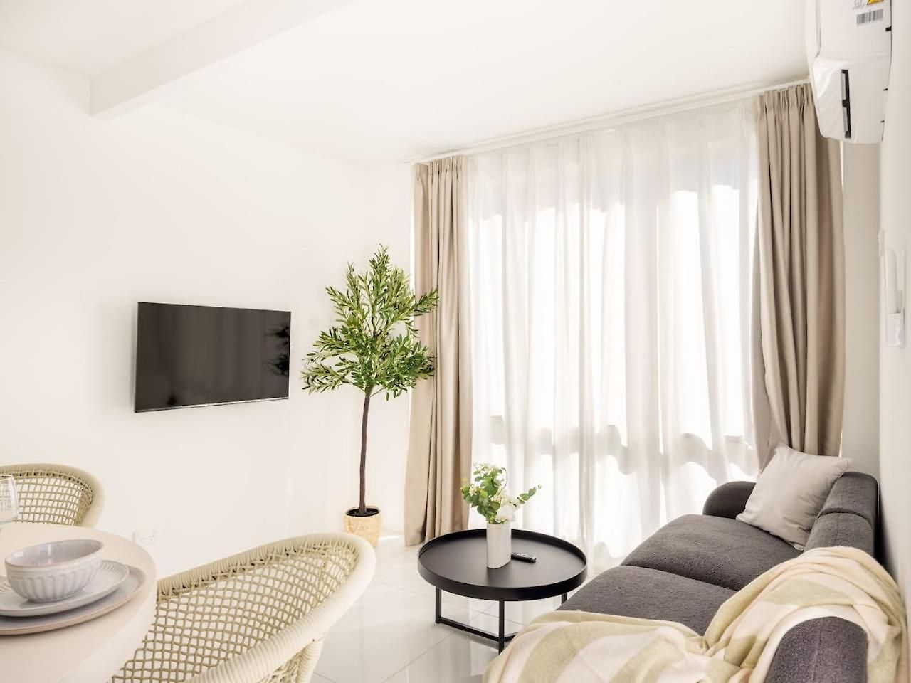 Modern Retreat In Heart Of Sunnybank Holiday home