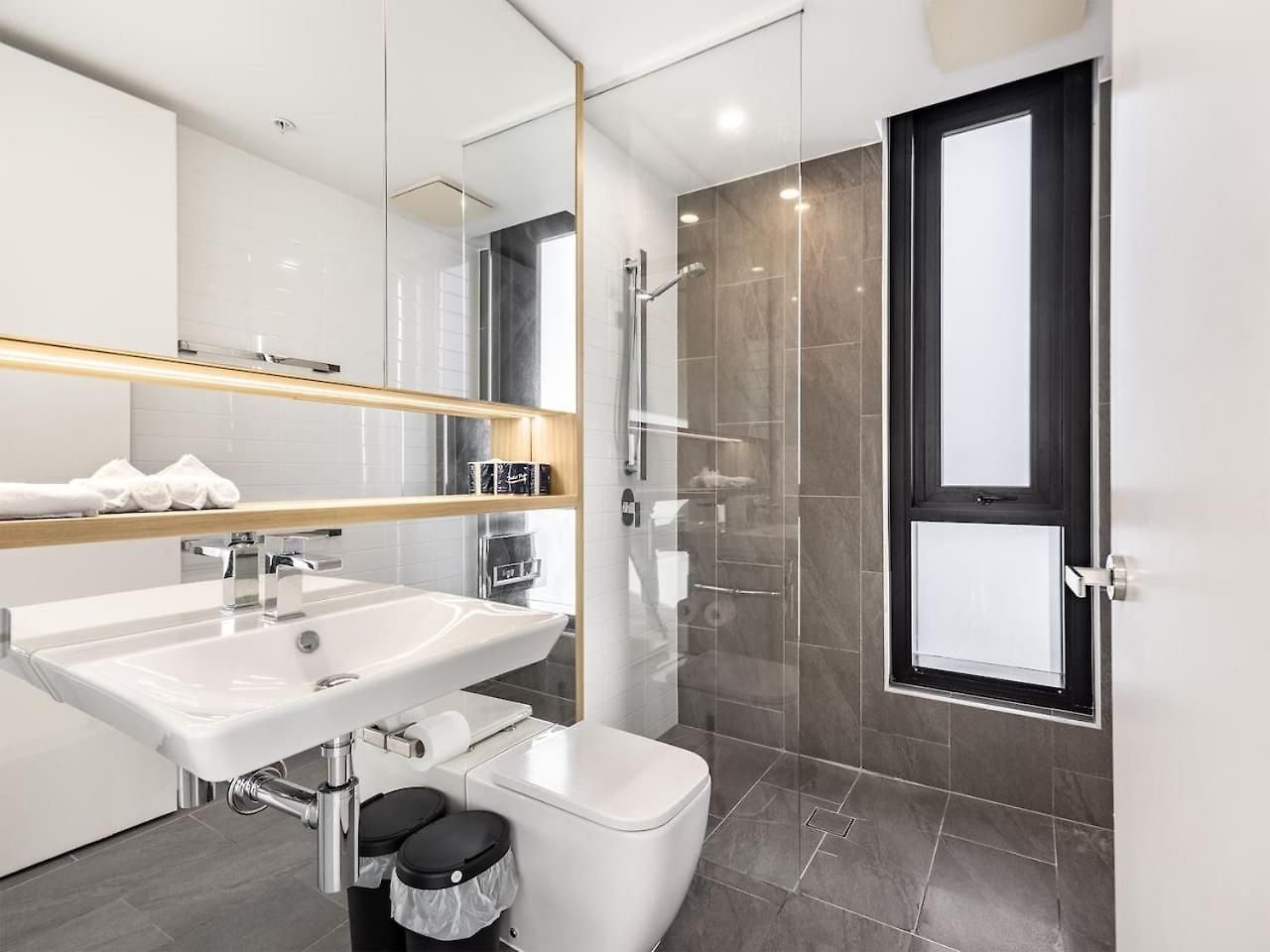 Apartment Stylish 2br Unit With Pool And Gym In South Brisbane