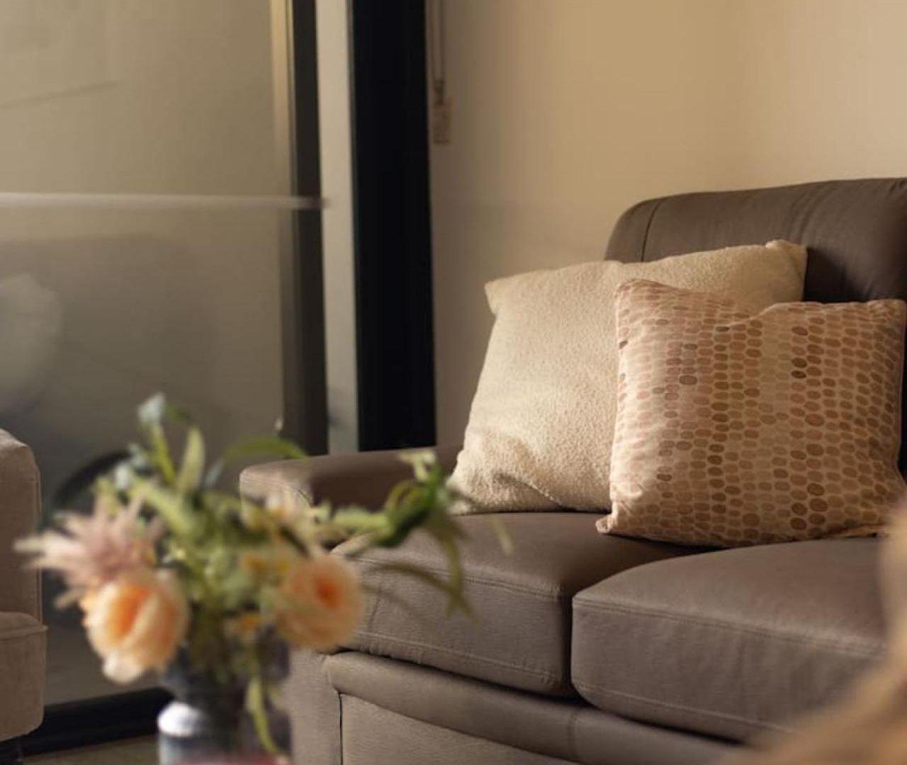 Stylish 2br Unit With Pool And Gym In South Apartment *