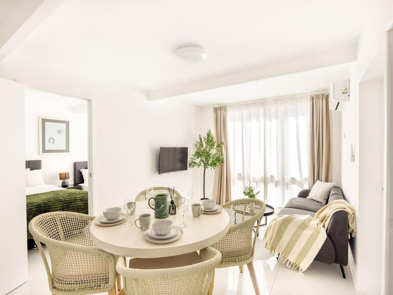 Modern Retreat In Heart Of Sunnybank