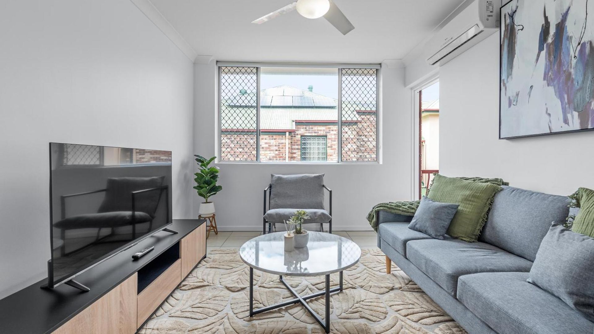 Apartment Comfy And Cozy Near Hospitals And Cbd With Parking! *