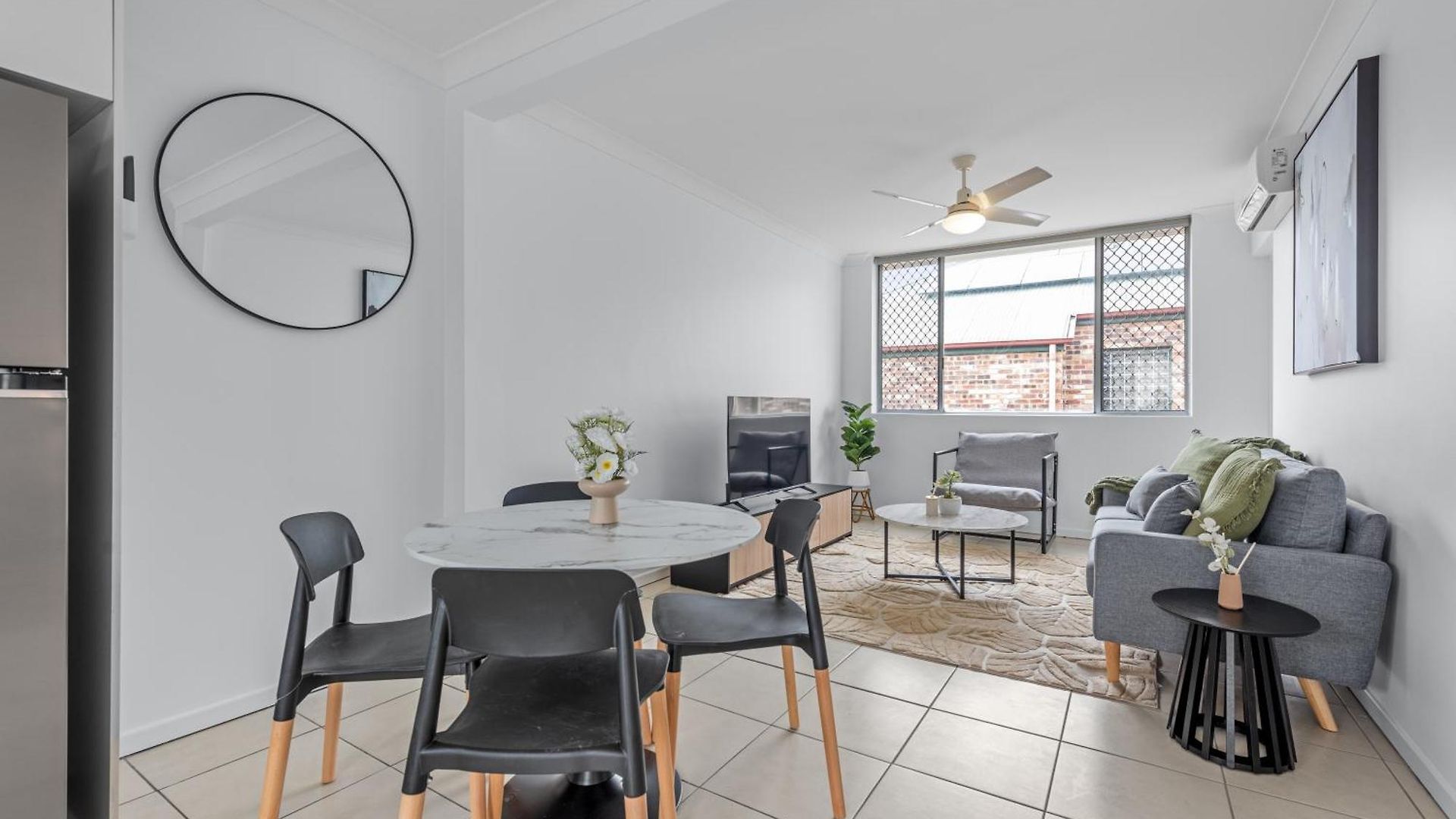 Comfy And Cozy Near Hospitals And Cbd With Parking! *