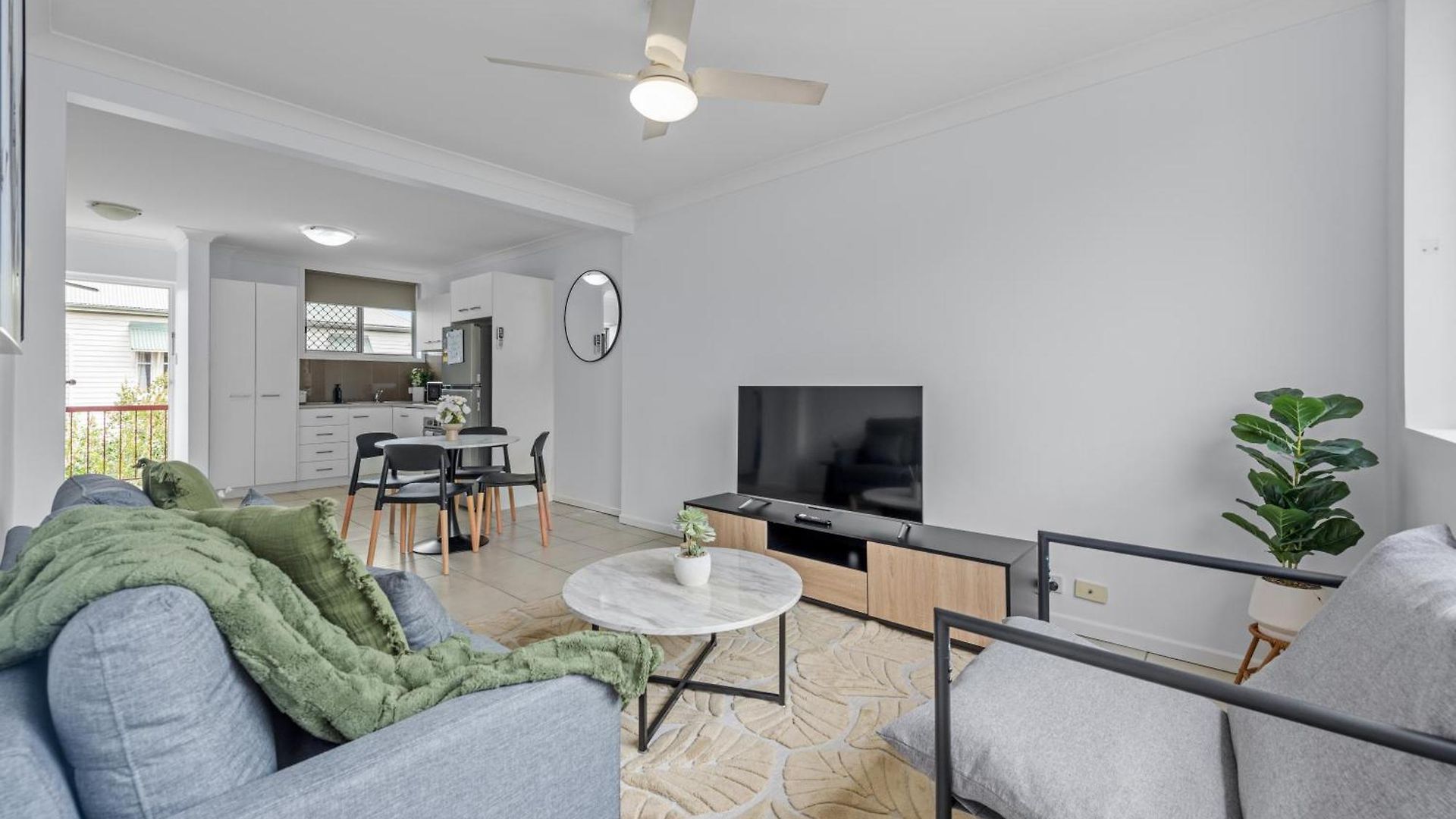 Comfy And Cozy Near Hospitals And Cbd With Parking! Apartment *