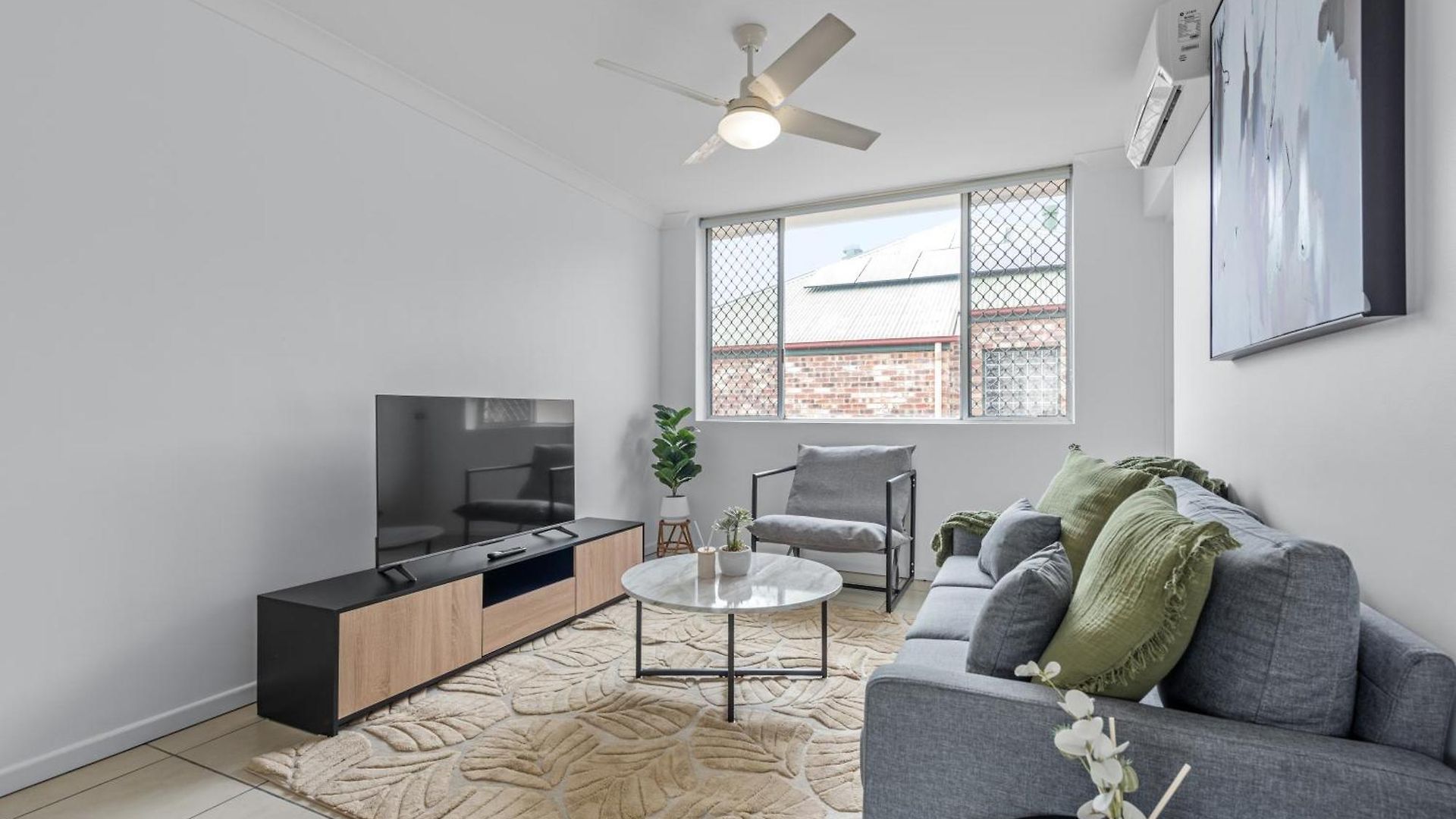 Comfy And Cozy Near Hospitals And Cbd With Parking! * Brisbane