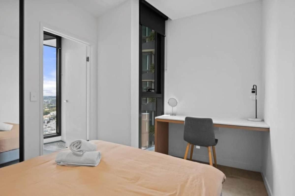 20th-floor Urban Oasis Fv Apartment