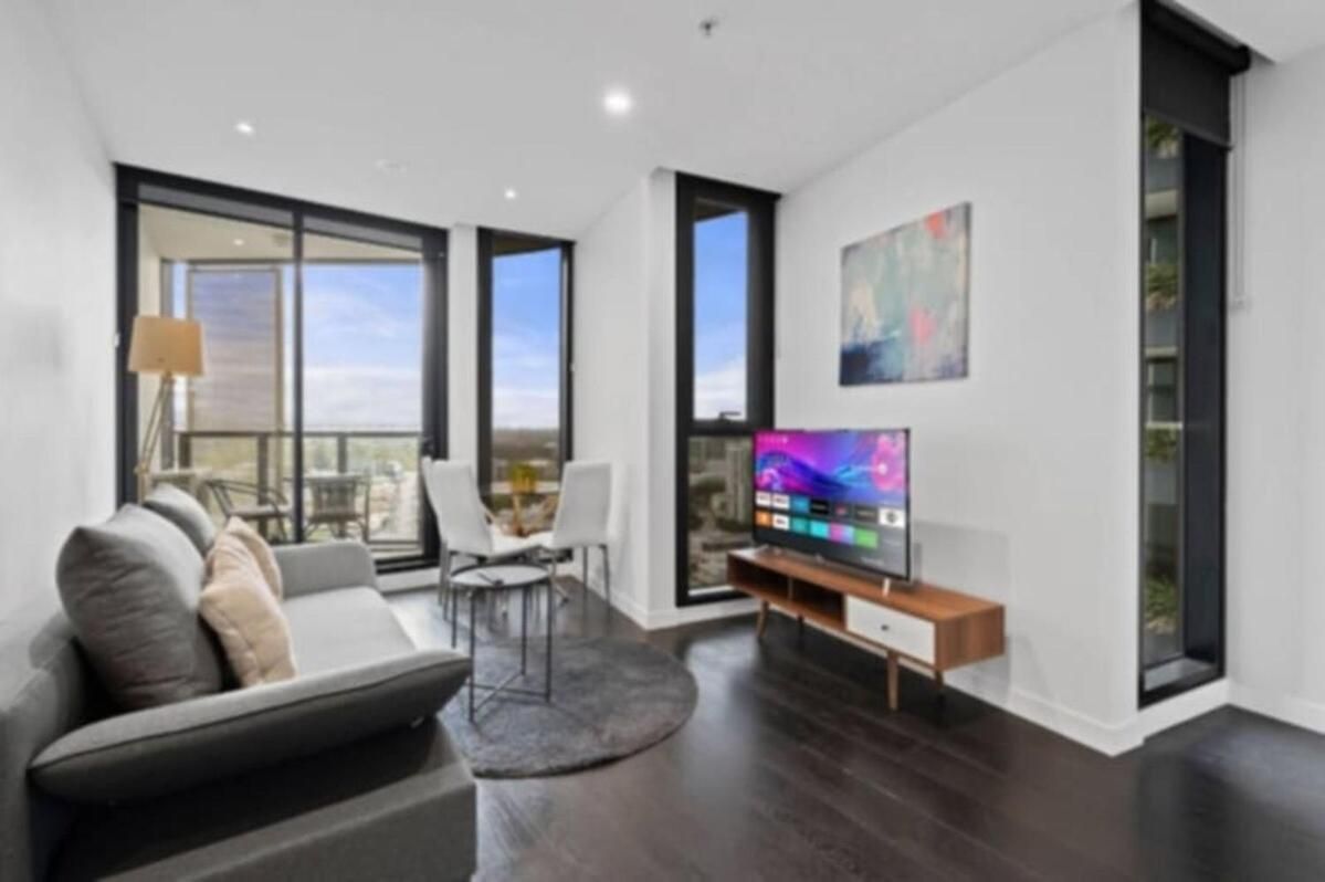 20th-floor Urban Oasis Fv