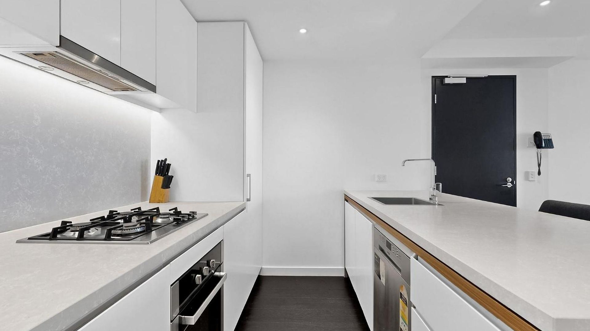 Stylish 2br With Story Bridge & Fireworks Views Apartment