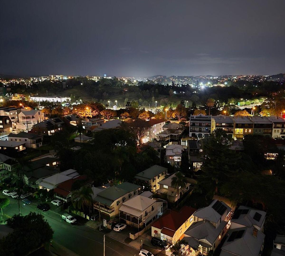 Modern Cbd With Skyline Views , Pool Gym & Free Parking Brisbane