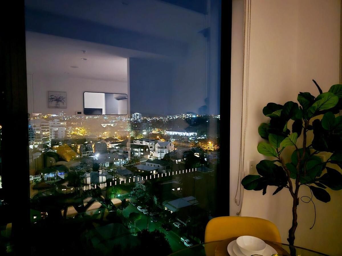 Apartment Modern Cbd With Skyline Views , Pool Gym & Free Parking Brisbane