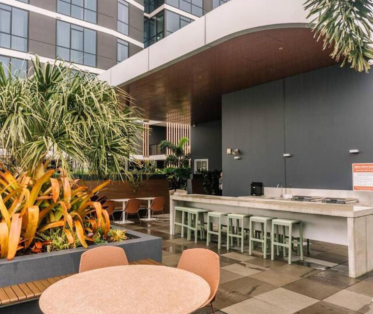 Apartment Scenic 2br With Balcony And Recreational Deck Access Brisbane