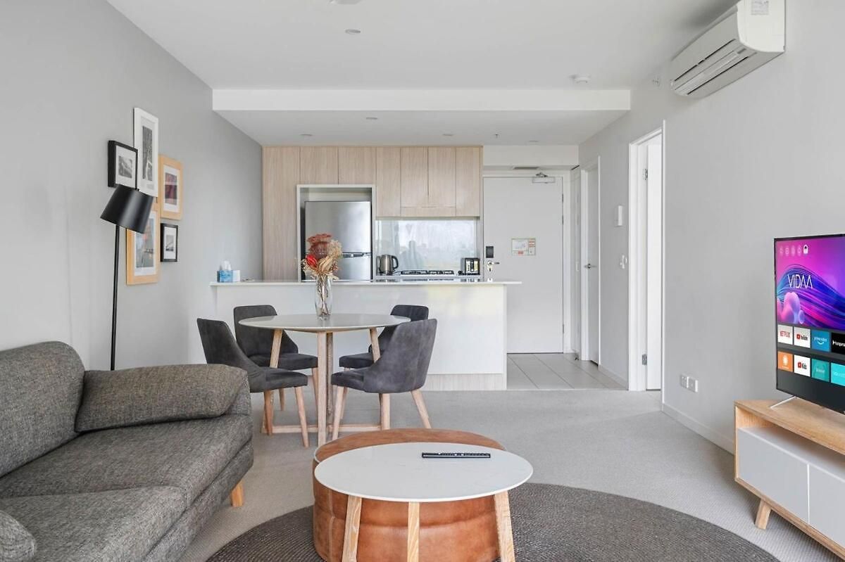 54q Abnb-style Discover Riverside Bliss With Pool And Free Parking Near Portside * Brisbane